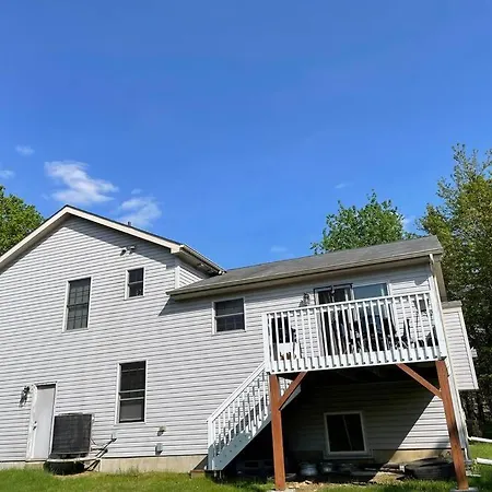 Cheerful Pocono Home Away From Home Albrightsville Exterior photo